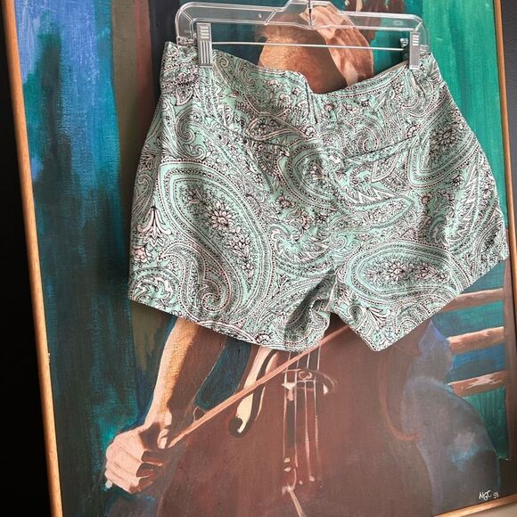 Old Navy Green Paisley Women's Shorts - Picture 6 of 14